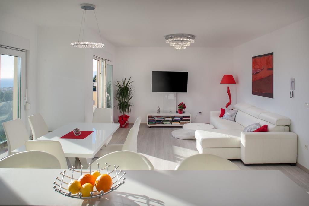 Damira Apartment *